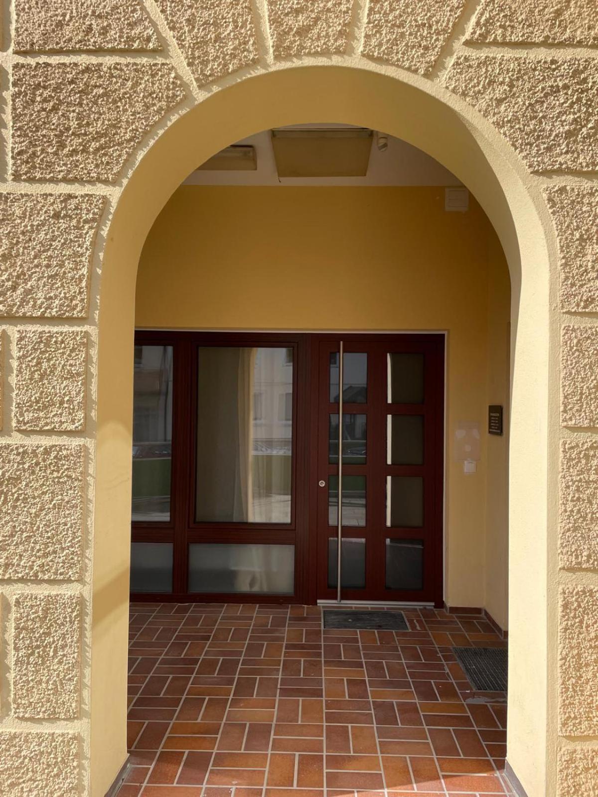 Ferienwohnung Schulerhaus Stetten am Kalten Markt Bagian luar foto